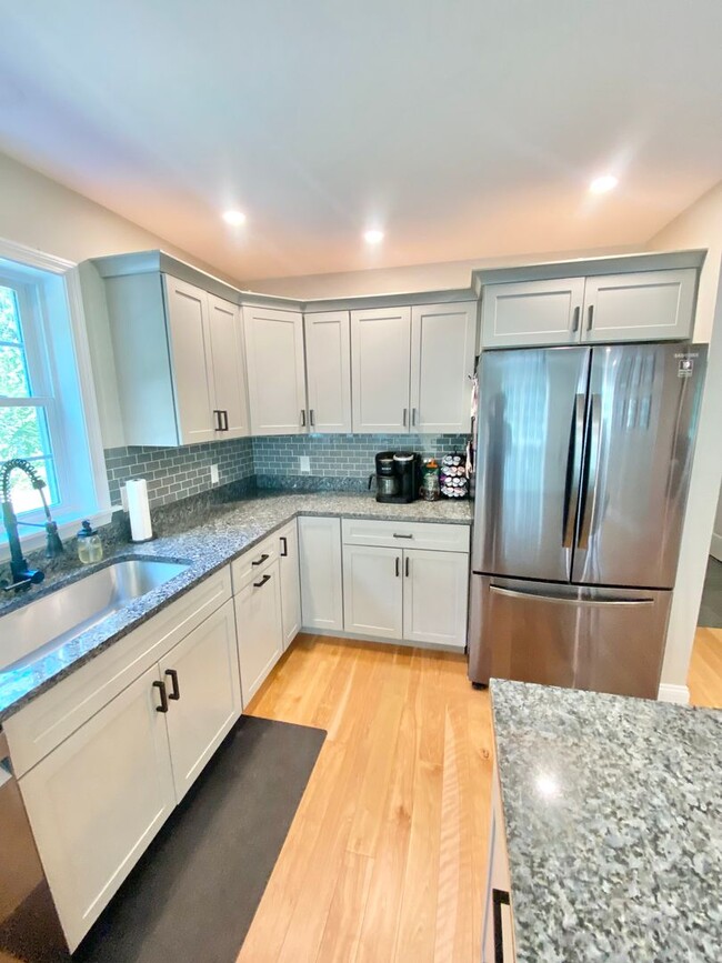 Building Photo - 3 Bedroom 2.5 Bathroom Home in Fairfax