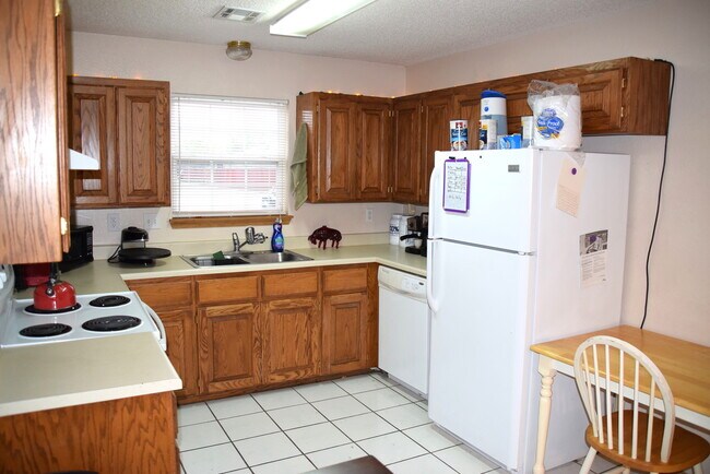 Building Photo - Fantastic 3 bedroom home in Rogers
