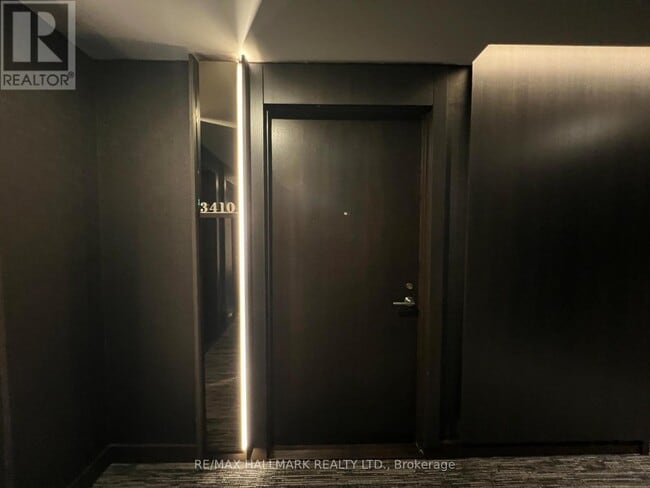 Photo du bâtiment - 11 Yorkville Ave