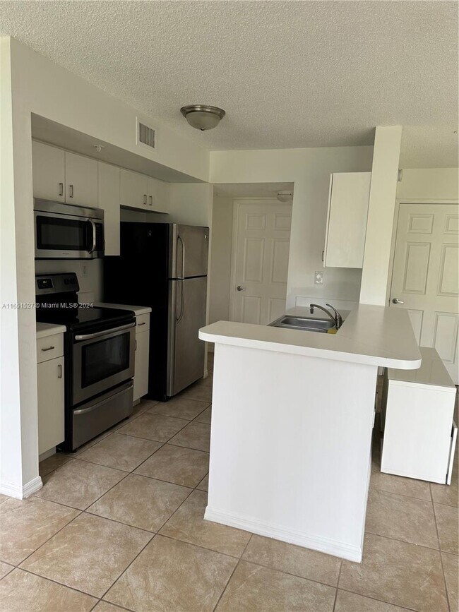 Building Photo - 2600 S University Dr