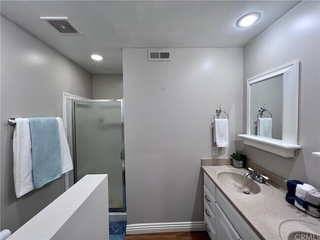 Building Photo - 22 Windjammer