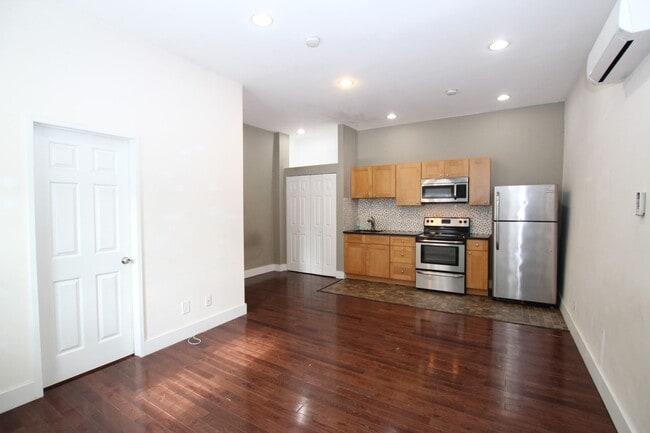 Spacious studio in Fairmount. - Spacious studio in Fairmount. Apartment
