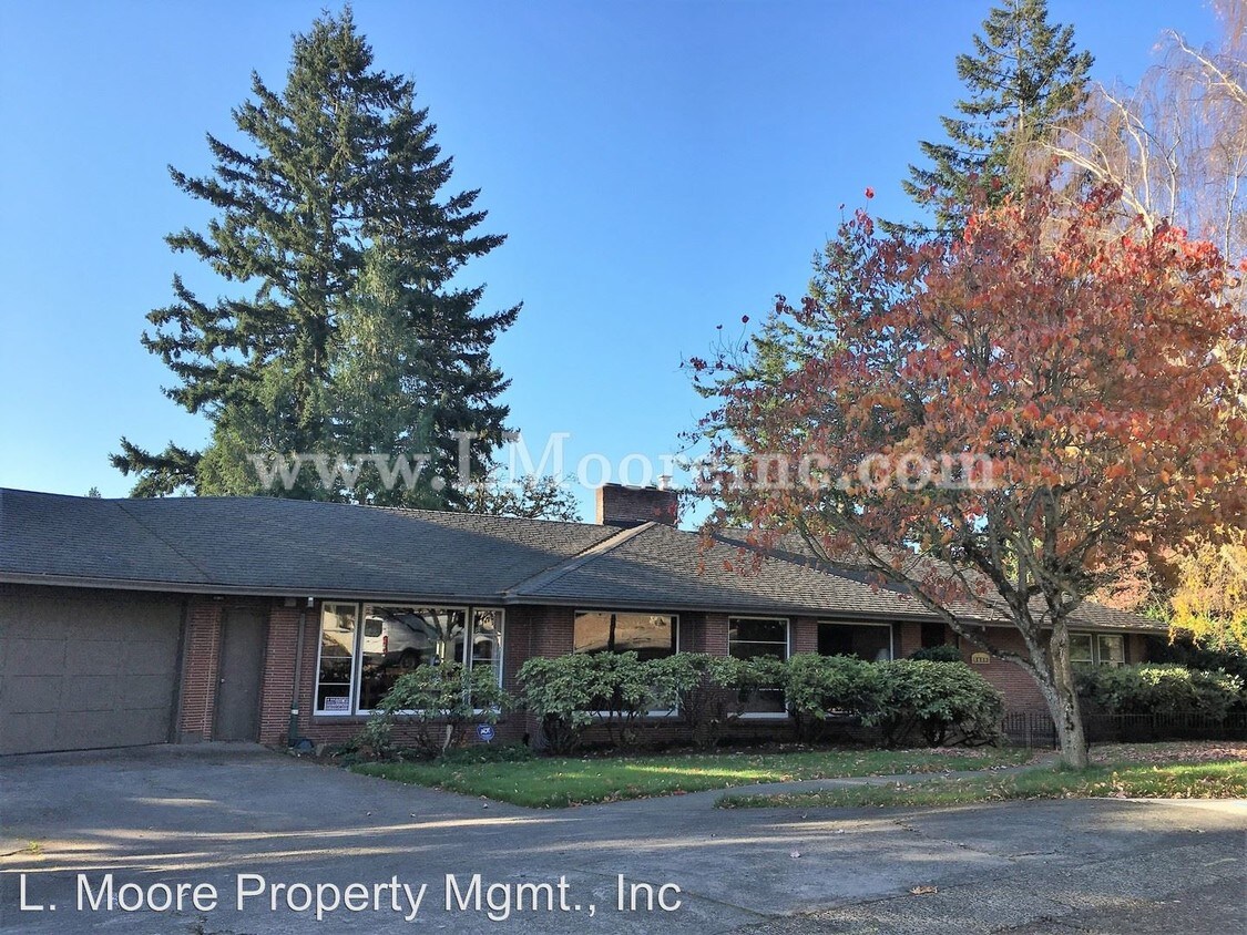 Primary Photo - 5551 SW Menefee Dr