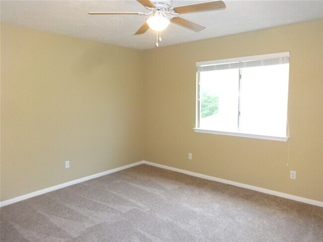 Building Photo - 3631 Windmoor Dr