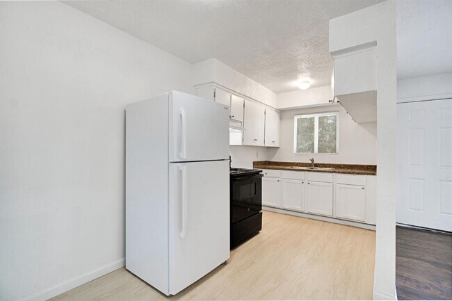 Foto del edificio - 1409 E Cambridge Ave