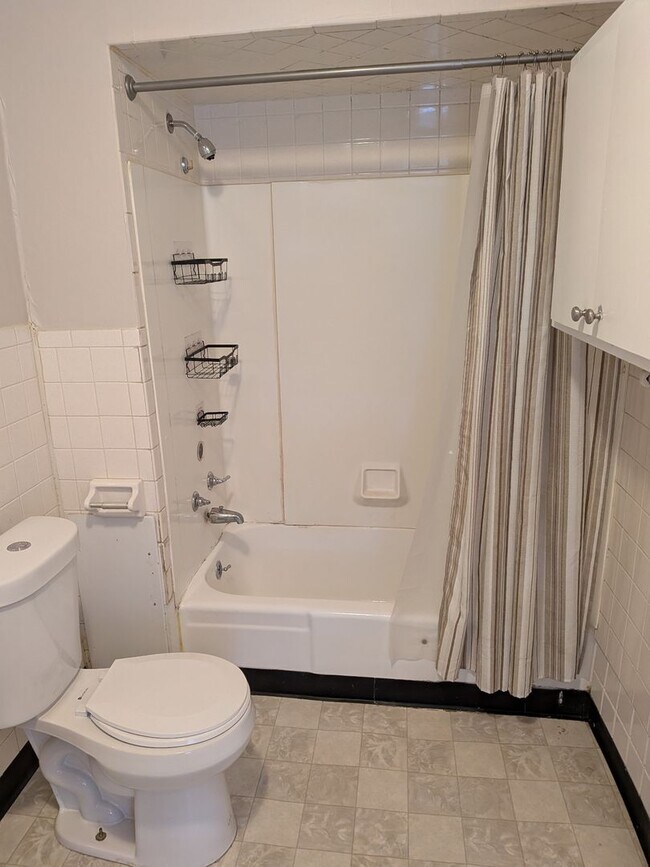 Foto del edificio - 1106-1108 Gibbson MGMT