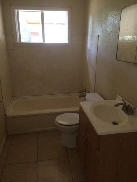 Building Photo - 4814 McDaniel Dr