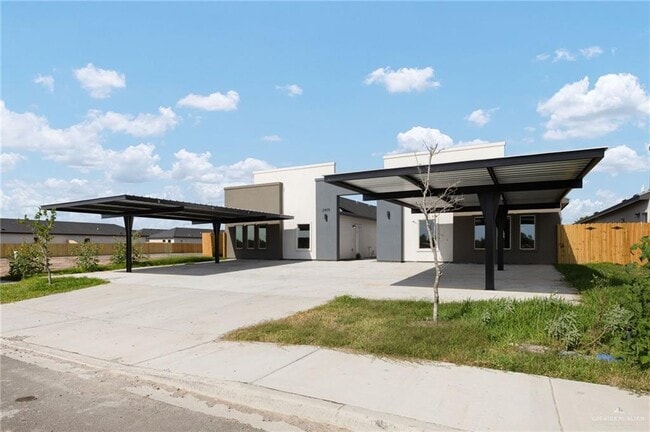 Building Photo - 21 Hilltop Ave