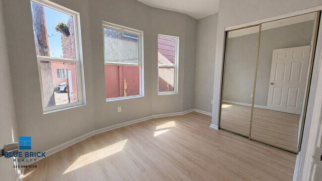 Foto del edificio - 1242 W 93rd St