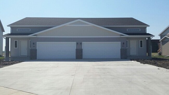 Foto del edificio - 3 Bed 2 Bath Twin Home
