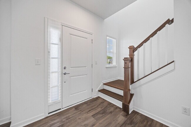 Foto del edificio - Spacious 3BR Townhome with Garage, Open Layout & Community Pool – Move-In Ready!