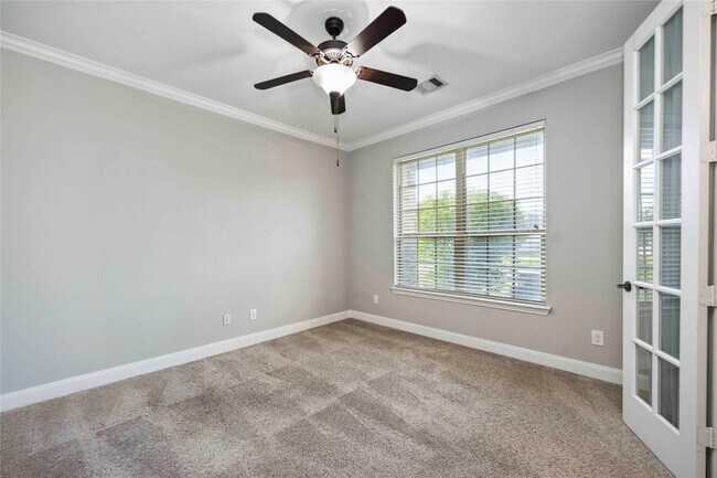 Foto del edificio - 13318 Cameron Reach Dr