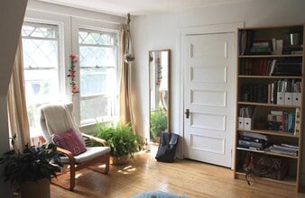 Building Photo - 395 Daly Ave