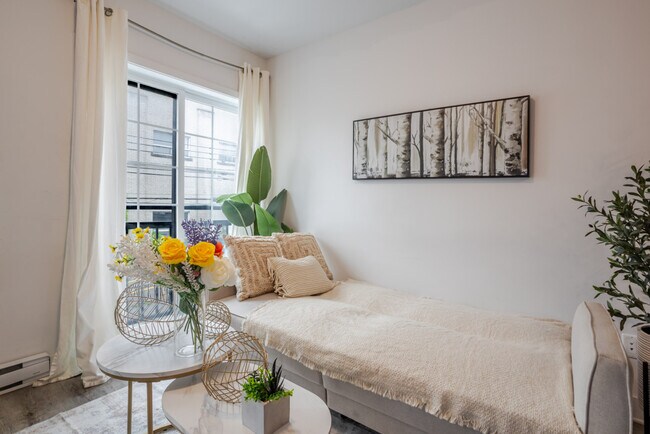 Photo du bâtiment - 1319 Rue Barré