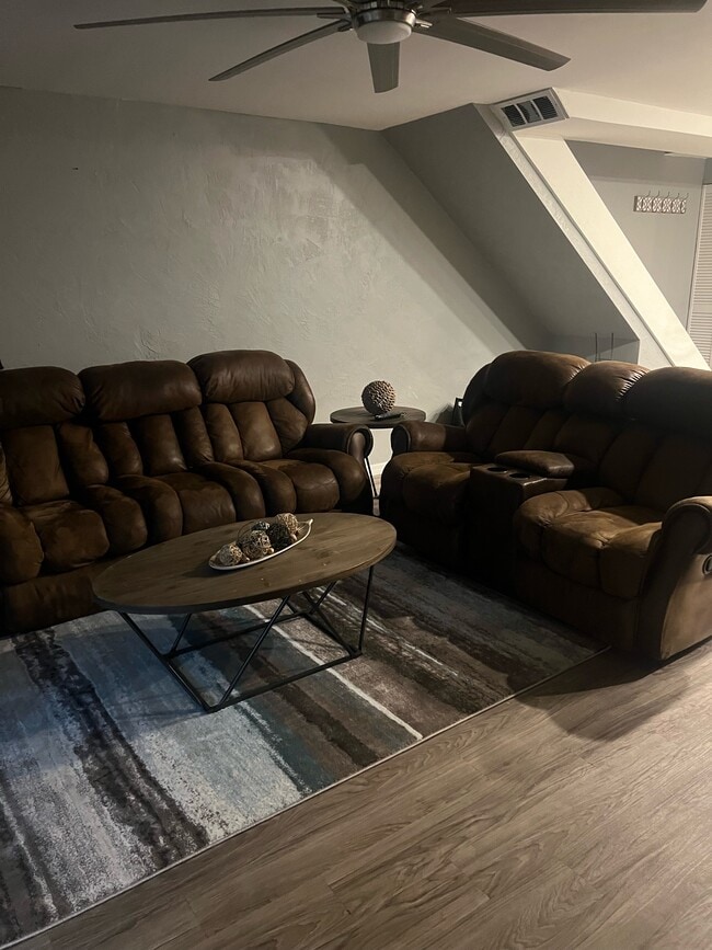 Foto del edificio - 144 S Halifax Ave