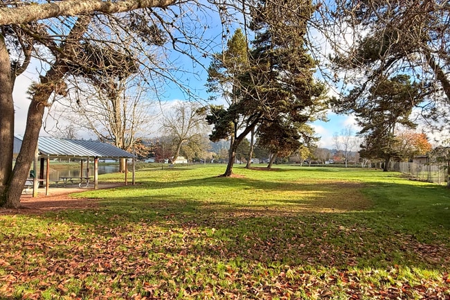 Foto del edificio - 2414 48th Ave