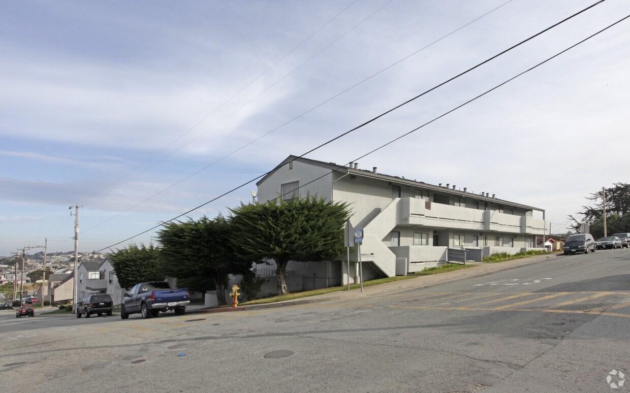 Building Photo - 1500-1540 Trinity St