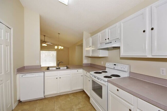 Foto del edificio - 11400 Kenley Cir