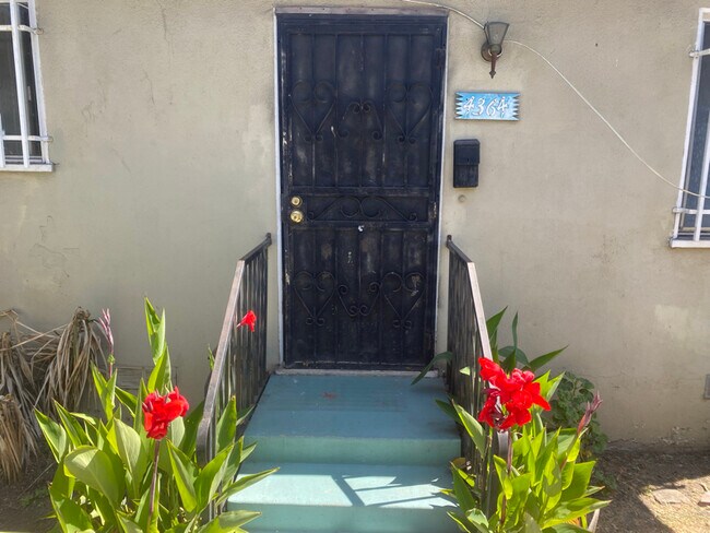 Foto del edificio - 4364 Ascot Ave