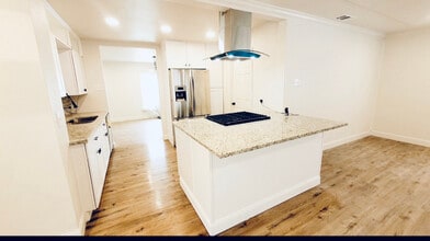 Building Photo - 10622 Sylvia Dr