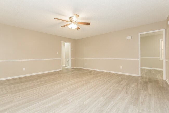 Building Photo - 438 Pine Grove Rd