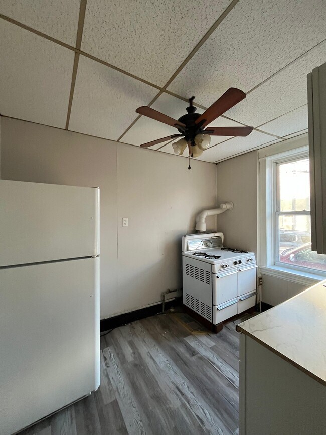 Foto del edificio - 487 Kennedy Blvd