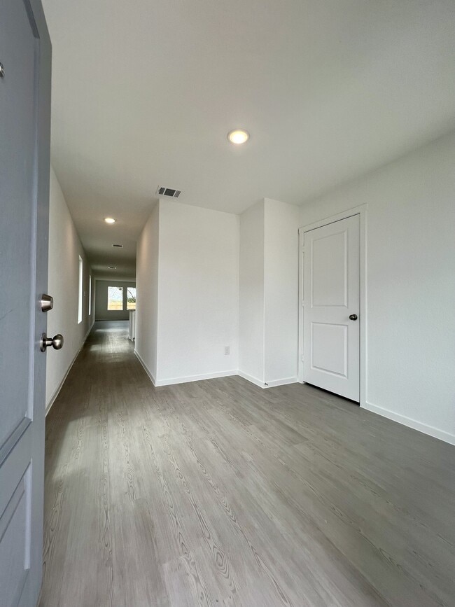 Building Photo - 9178 Trails End