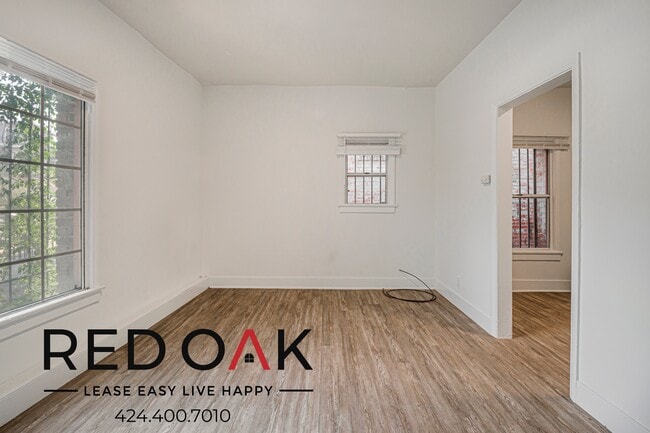 Foto del edificio - 1111 S Norton Ave