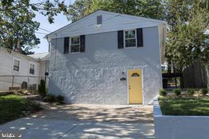 Building Photo - 1627 Quarter Ave