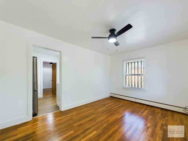 Building Photo - Acequia Madre -452