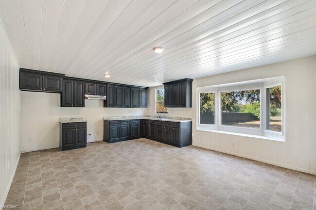 Foto del edificio - 4 br, 2 bath House - 8425 Redwood Avenue