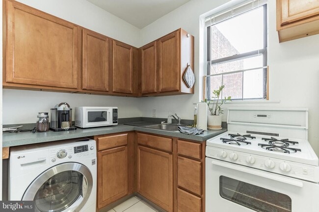 Building Photo - 1231 W Ritner St