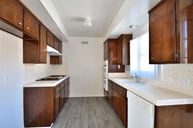 Building Photo - 2301 Alma Ave
