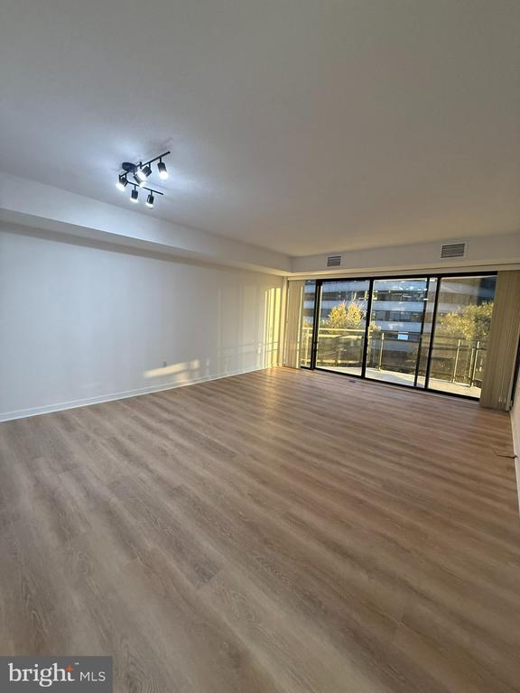 Foto del edificio - 1530 Key Blvd