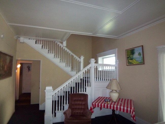Interior Photo - 300 High St