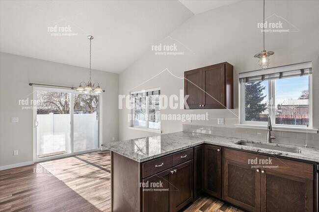 Building Photo - 4303 North Bolivar Ln