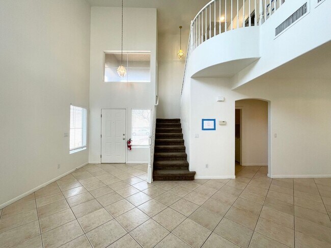 Foto del edificio - Beautiful 2-story home with 3 bedrooms 2 f...