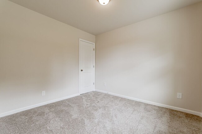 Foto del edificio - 5 bedroom Benjamin Floor Plan with a relax...