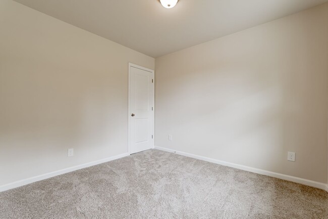 Building Photo - Beautiful 5 Bedroom Home in Boulder Ridge ...