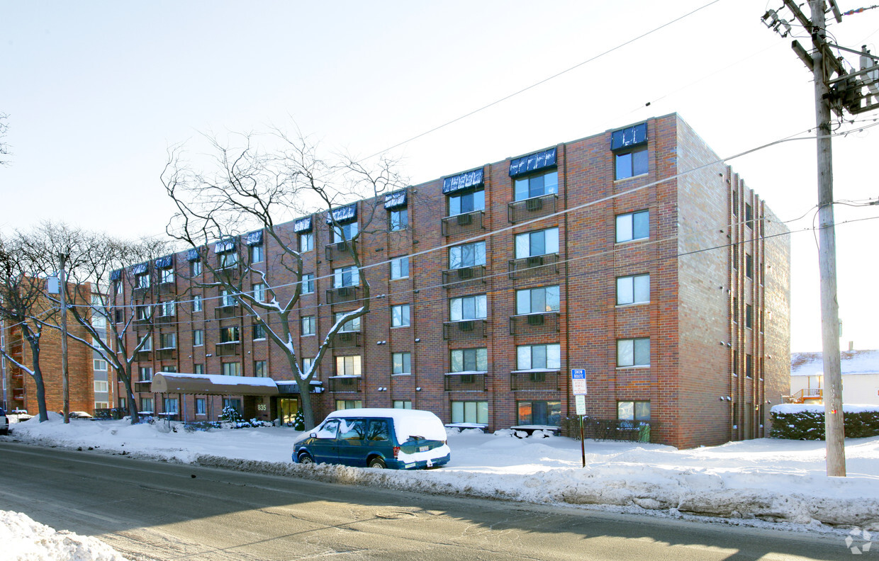 Primary Photo - 835 Pearson St