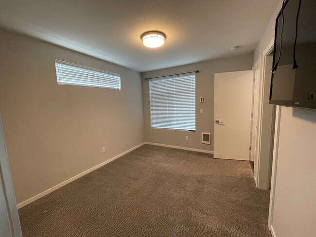 Foto del edificio - 820 25th Ave S