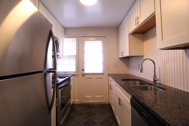 Foto del edificio - October FREE On This Fully Renovated 1 Bed...