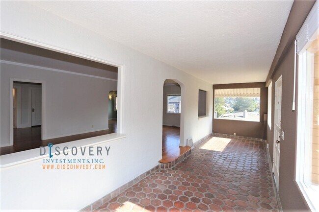 Building Photo - Charming Piedmont Four Bedroom Home