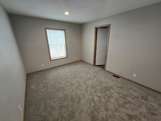Building Photo - 118 Lynn Ln
