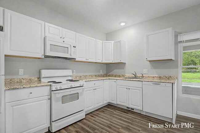 Building Photo - 1266 Clark St
