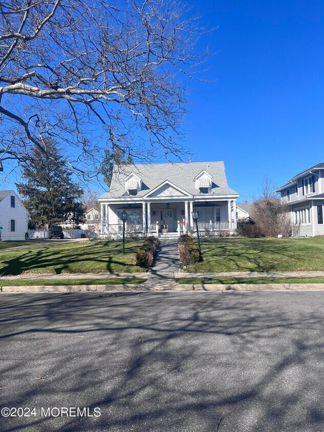Foto principal - 115 Allen Ave