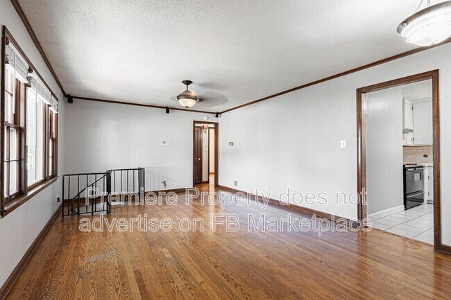 Building Photo - 3029 W 74th St