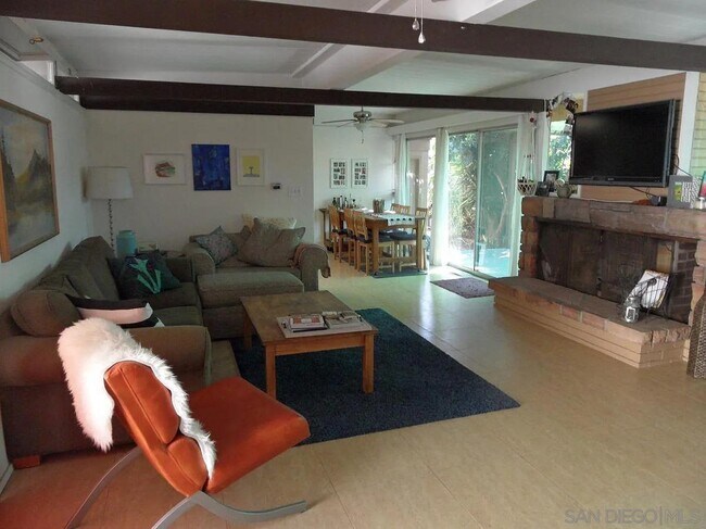 Foto del edificio - 1631 Cypress Ave.