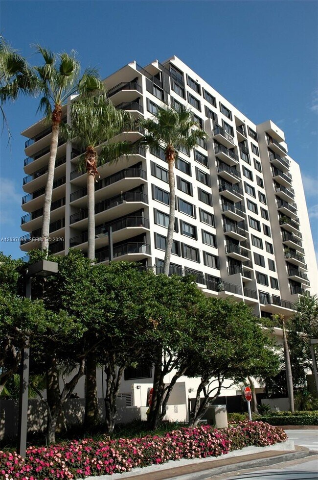 Foto del edificio - 540 Brickell Key Dr
