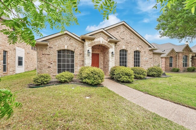 Photo - 12618 Red Hawk Dr House